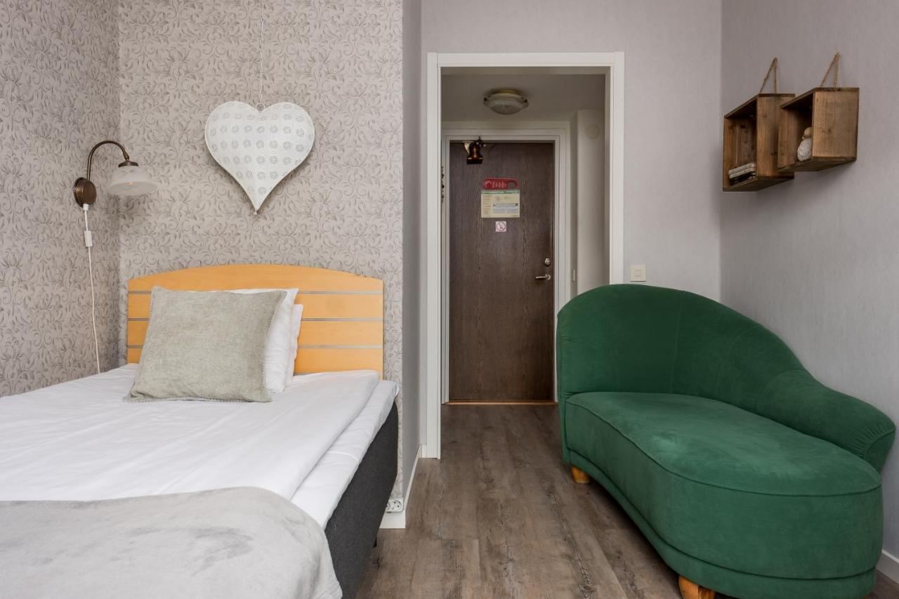 Hotel Vaennaes Vannas Luaran gambar